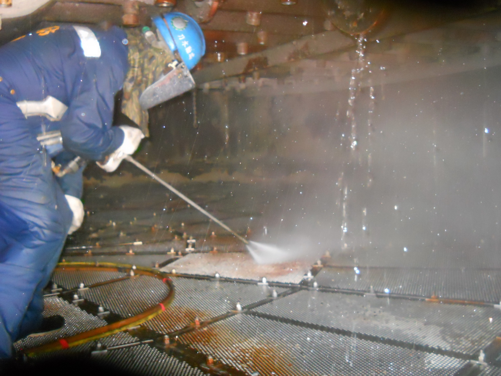 發電廠FGD脫硫塔內部多孔板水刀清洗
